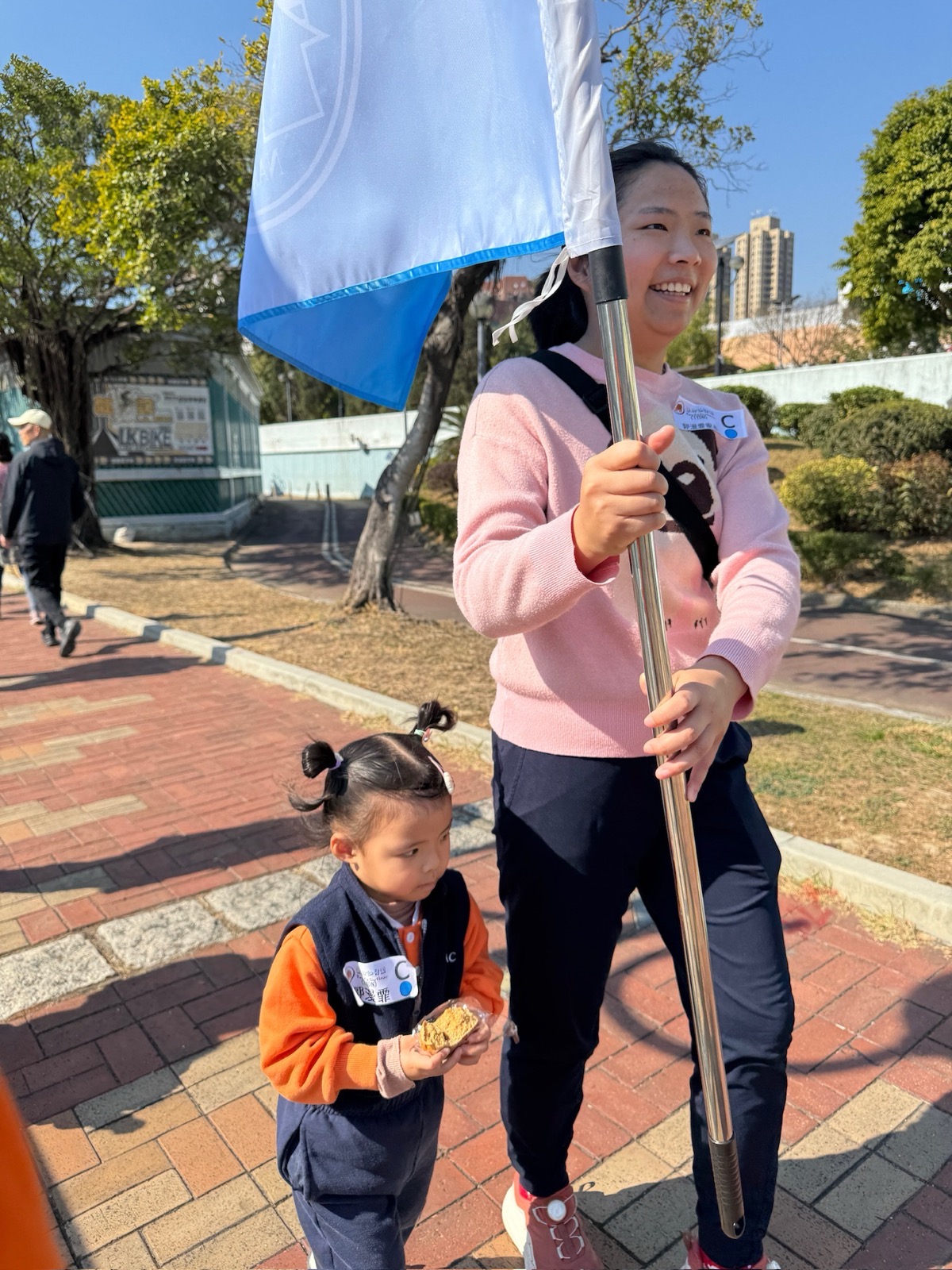 媽媽擔任義工或一家人的探索時光